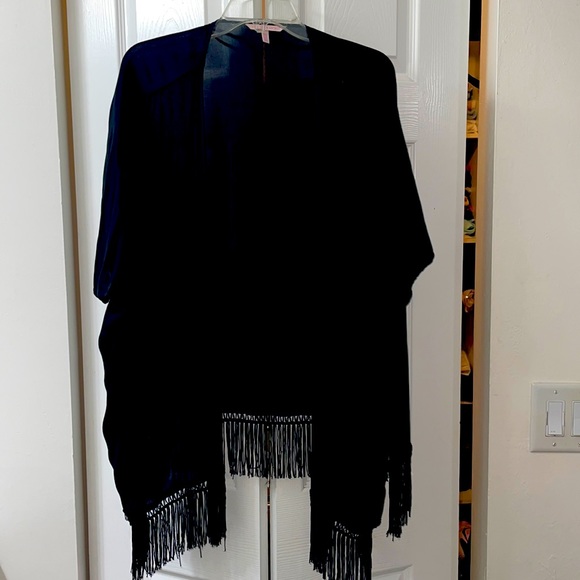 Victoria’s Secret black sleeved wrap with fringe bottom - Picture 1 of 3